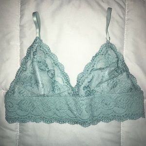 *NEVER WORN* (not my size) Lace Bra-let